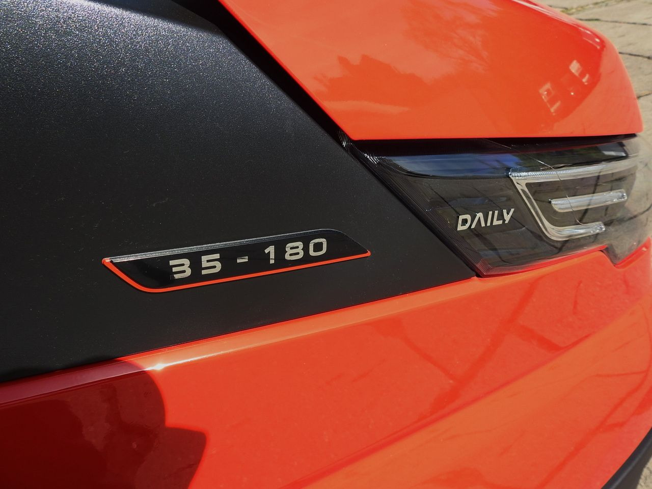 Jaunā Furgons ar tentu IVECO DAILY NEW TARPAULIN 10 PALLETS WEBASTO CRUISE CONTROL NAVIGATION AIR CONDITIONING LED LIGHTS  180HP: foto 23