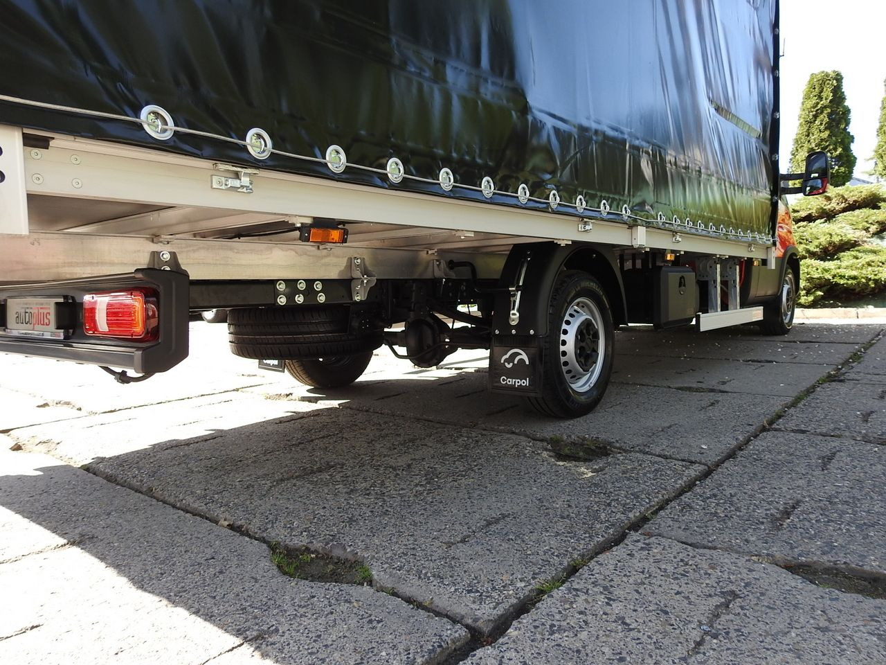 Jaunā Furgons ar tentu IVECO DAILY NEW TARPAULIN 10 PALLETS WEBASTO CRUISE CONTROL NAVIGATION AIR CONDITIONING LED LIGHTS  180HP: foto 18