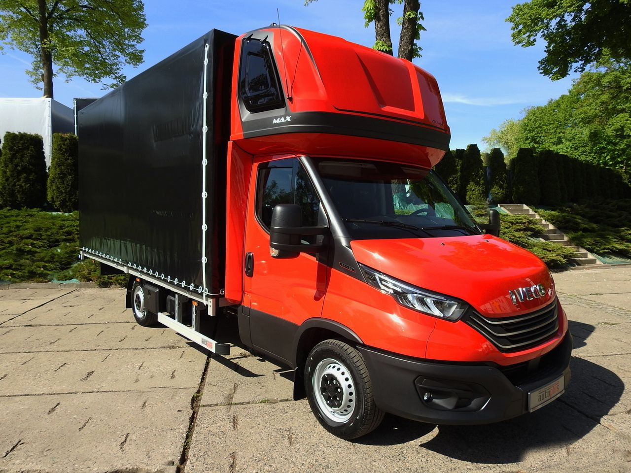 Jaunā Furgons ar tentu IVECO DAILY NEW TARPAULIN 10 PALLETS WEBASTO CRUISE CONTROL NAVIGATION AIR CONDITIONING LED LIGHTS  180HP: foto 19