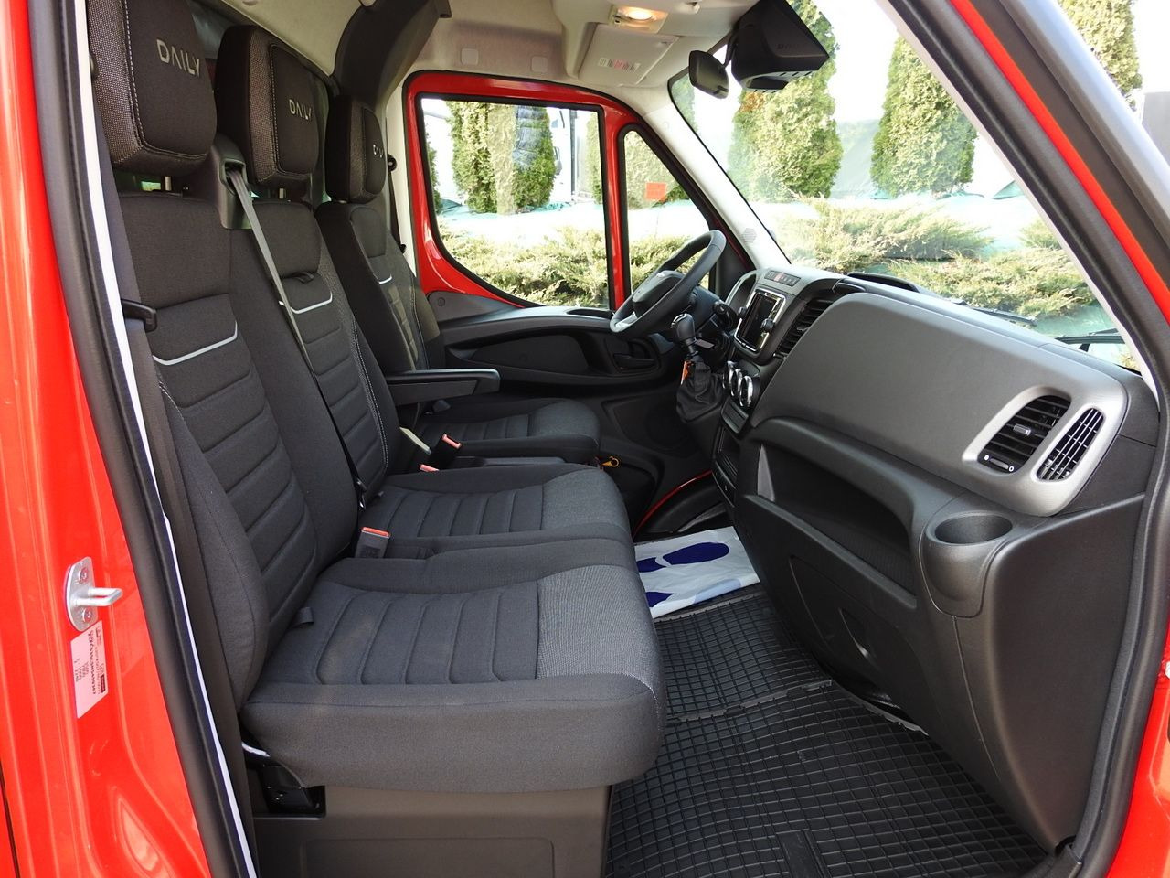 Jaunā Furgons ar tentu IVECO DAILY NEW TARPAULIN 10 PALLETS WEBASTO CRUISE CONTROL NAVIGATION AIR CONDITIONING LED LIGHTS  180HP: foto 45