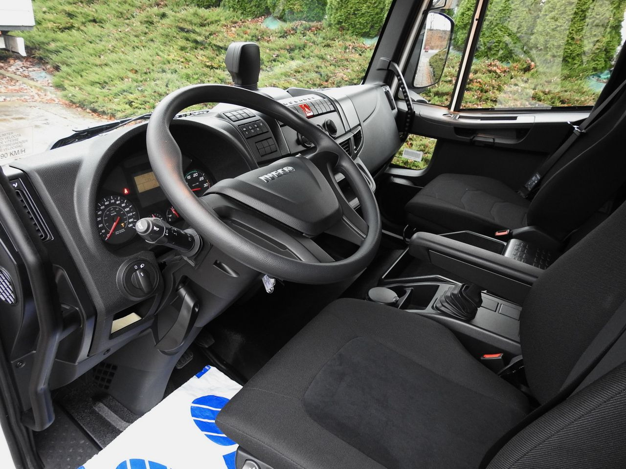 IVECO EUROCARGO 120-250 NEW TARPAULIN LIFT 18 PALLETS WEBASTO CRUISE CONTROL AIR CONDITIONING LED LIGHTS PNEUMATICS AUTOMATIC TRANSMISSION HI-MATIC 250HP - Furgons ar tentu: foto 2 IVECO EUROCARGO 120-250 NEW TARPAULIN LIFT 18 PALLETS WEBASTO CRUISE CONTROL AIR CONDITIONING LED LIGHTS PNEUMATICS AUTOMATIC TRANSMISSION HI-MATIC 250HP - Furgons ar tentu: foto 2