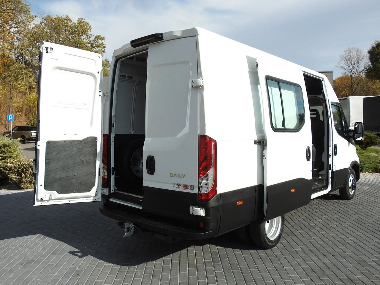 Iveco DAILY 35C14 KASTENWAGEN DOPPELKABINE 7 SITZE - Kravas mikroautobuss, Kravas-pasažieru furgons: foto 3 Iveco DAILY 35C14 KASTENWAGEN DOPPELKABINE 7 SITZE - Kravas mikroautobuss, Kravas-pasažieru furgons: foto 3