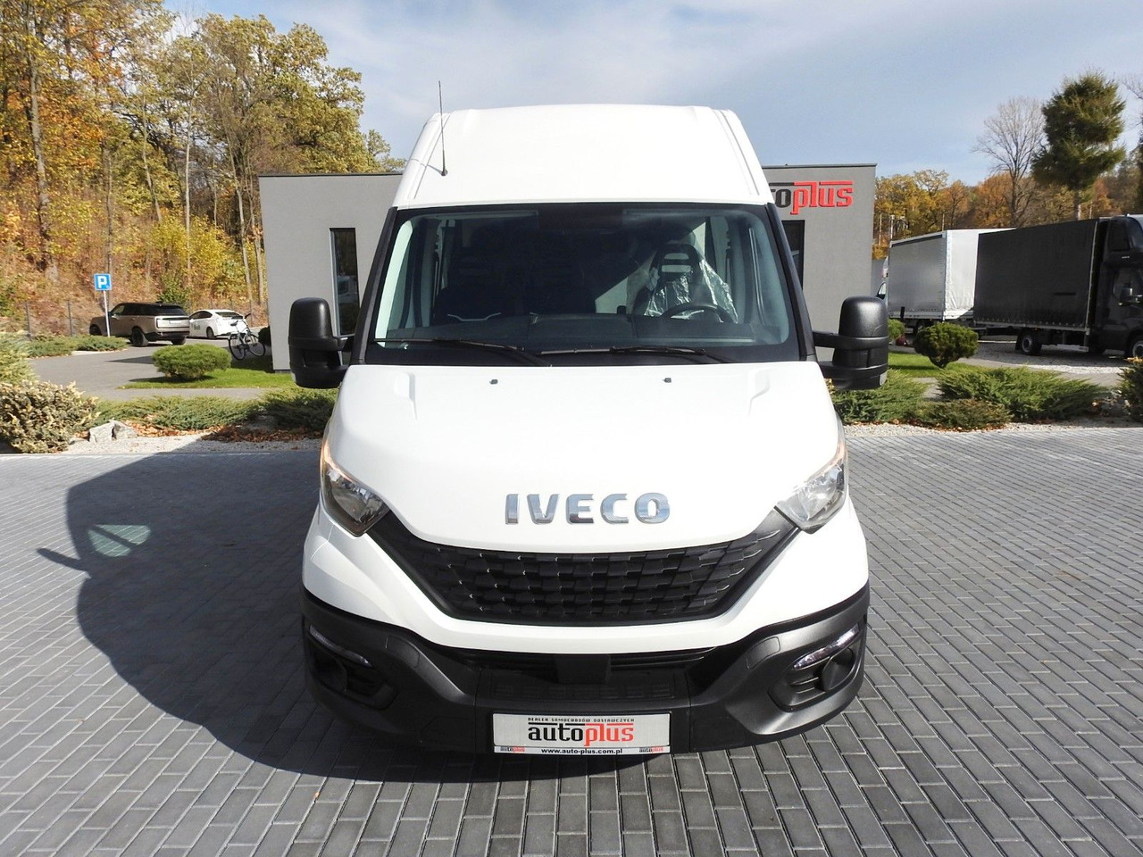 Iveco DAILY 35C14 KASTENWAGEN DOPPELKABINE 7 SITZE - Kravas mikroautobuss, Kravas-pasažieru furgons: foto 5 Iveco DAILY 35C14 KASTENWAGEN DOPPELKABINE 7 SITZE - Kravas mikroautobuss, Kravas-pasažieru furgons: foto 5