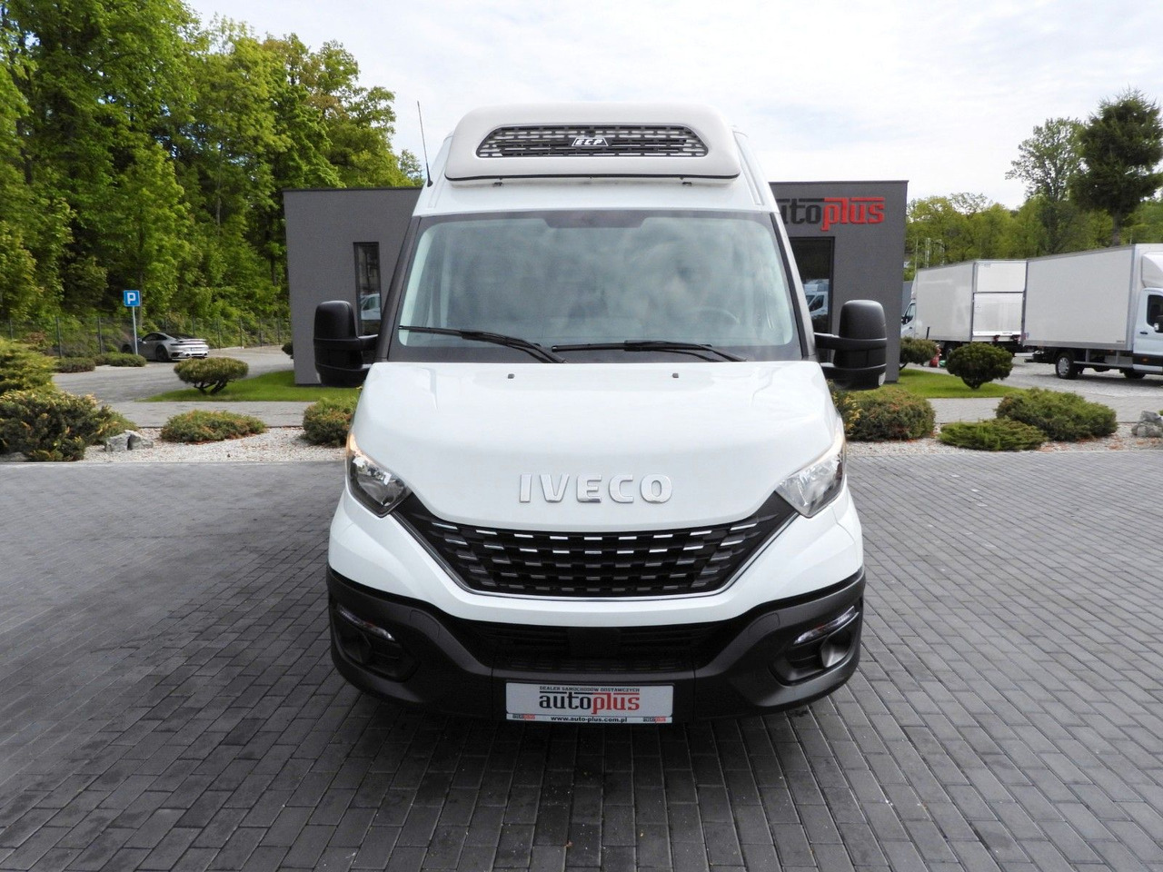 Iveco DAILY 35S14 KÜHLKASTENWAGEN-10*C TEMPOMAT - Komercauto refrižerators: foto 5 Iveco DAILY 35S14 KÜHLKASTENWAGEN-10*C TEMPOMAT - Komercauto refrižerators: foto 5