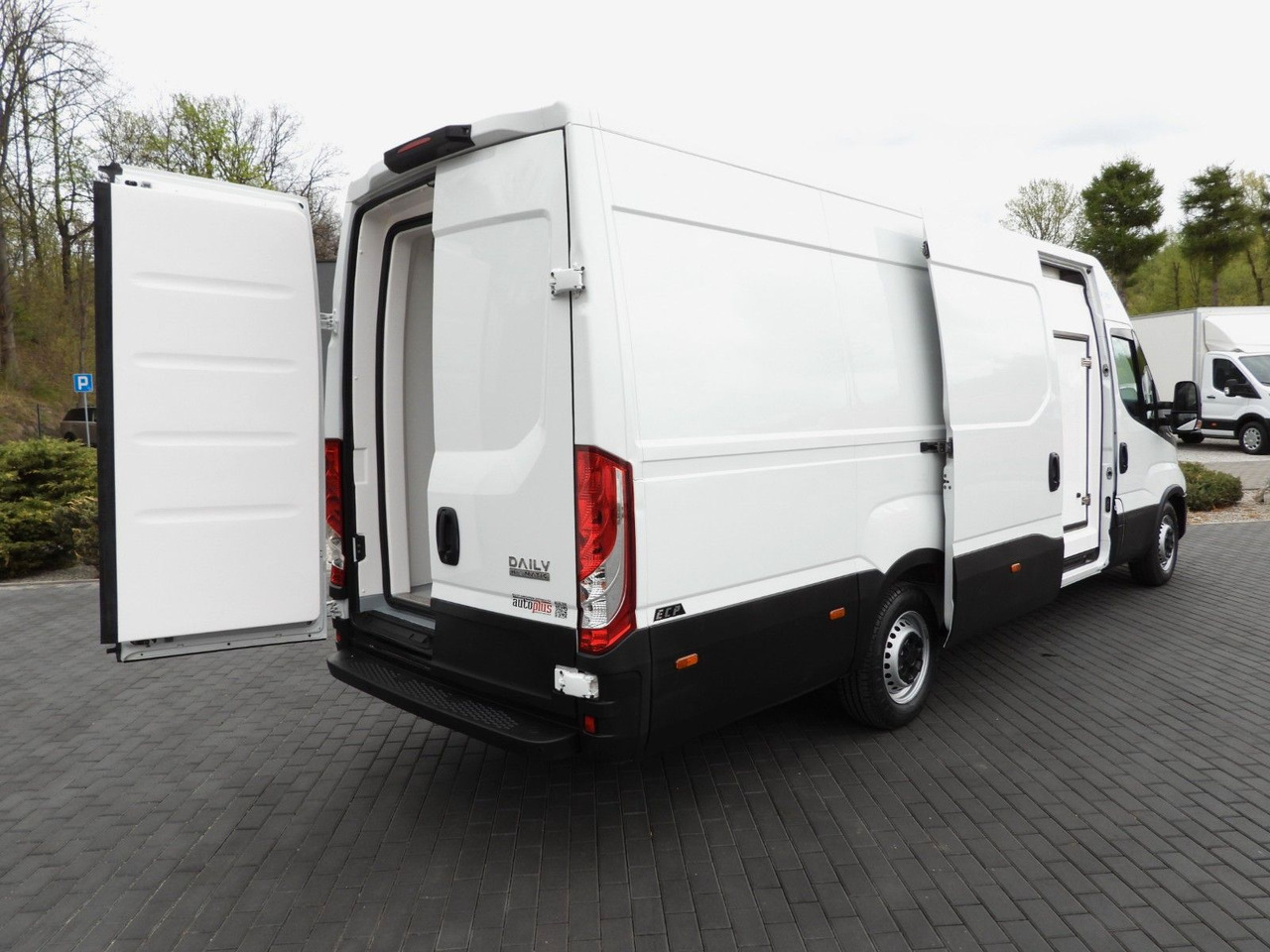 Iveco DAILY 35S14 KÜHLKASTENWAGEN -5*C STROMVERSORGUNG - Komercauto refrižerators: foto 3 Iveco DAILY 35S14 KÜHLKASTENWAGEN -5*C STROMVERSORGUNG - Komercauto refrižerators: foto 3
