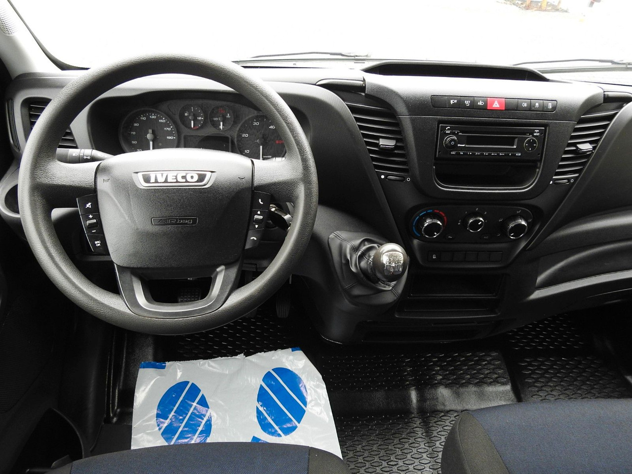 Automašīna ar kravas platformu, Kravas-pasažieru furgons Iveco DAILY 35S15 PRITSCHE DOPPELKABINE DOKA 7 SITZE: foto 23