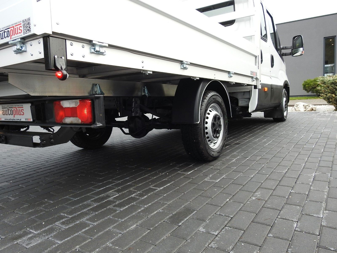 Automašīna ar kravas platformu, Kravas-pasažieru furgons Iveco DAILY 35S15 PRITSCHE DOPPELKABINE DOKA 7 SITZE: foto 17