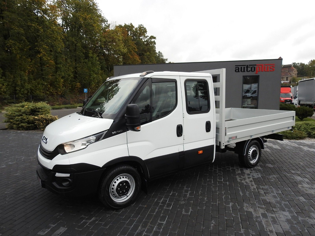 Automašīna ar kravas platformu, Kravas-pasažieru furgons Iveco DAILY 35S15 PRITSCHE DOPPELKABINE DOKA 7 SITZE: foto 18