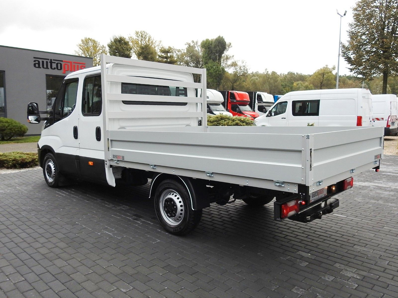 Automašīna ar kravas platformu, Kravas-pasažieru furgons Iveco DAILY 35S15 PRITSCHE DOPPELKABINE DOKA 7 SITZE: foto 9