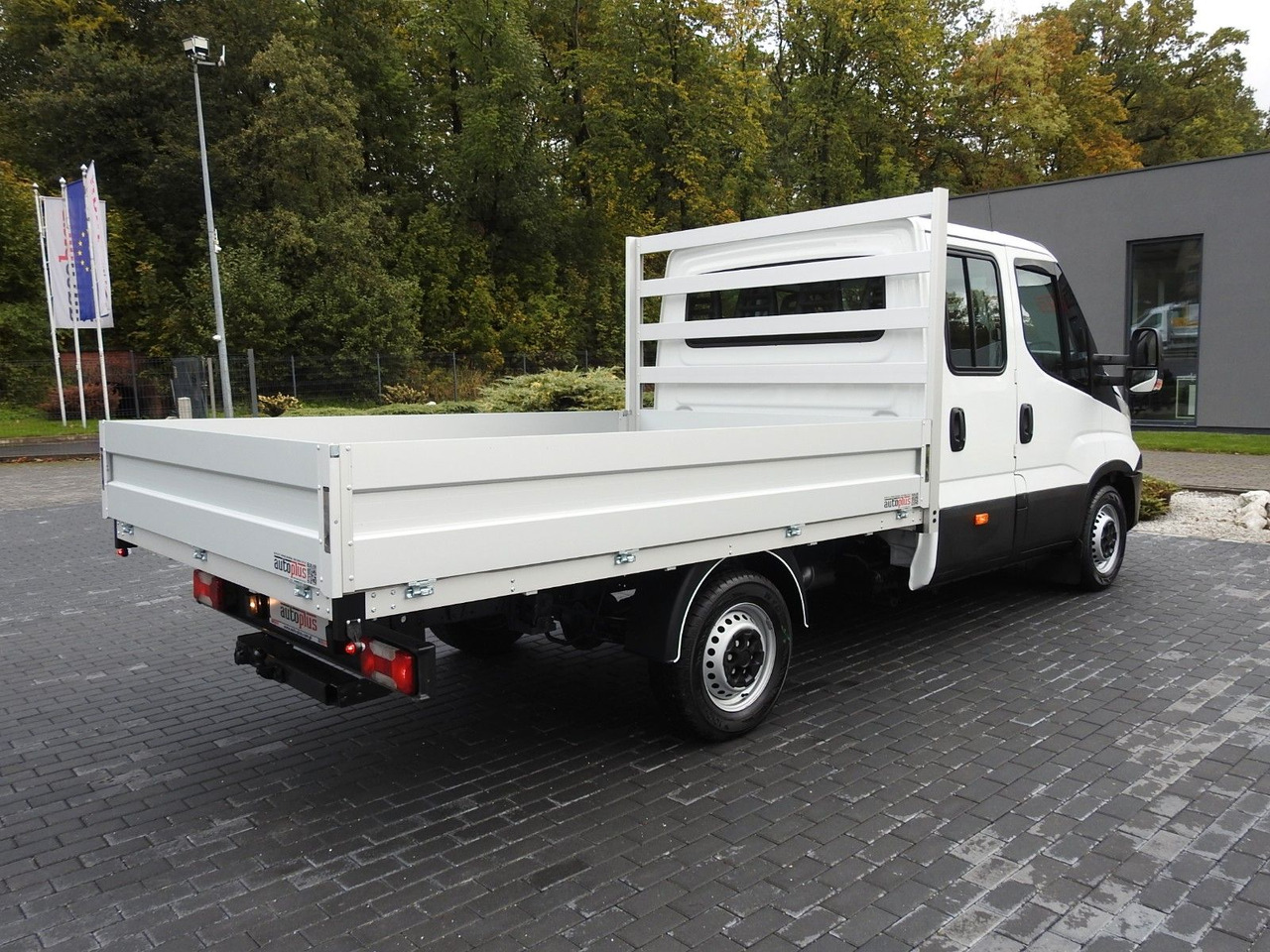 Automašīna ar kravas platformu, Kravas-pasažieru furgons Iveco DAILY 35S15 PRITSCHE DOPPELKABINE DOKA 7 SITZE: foto 13