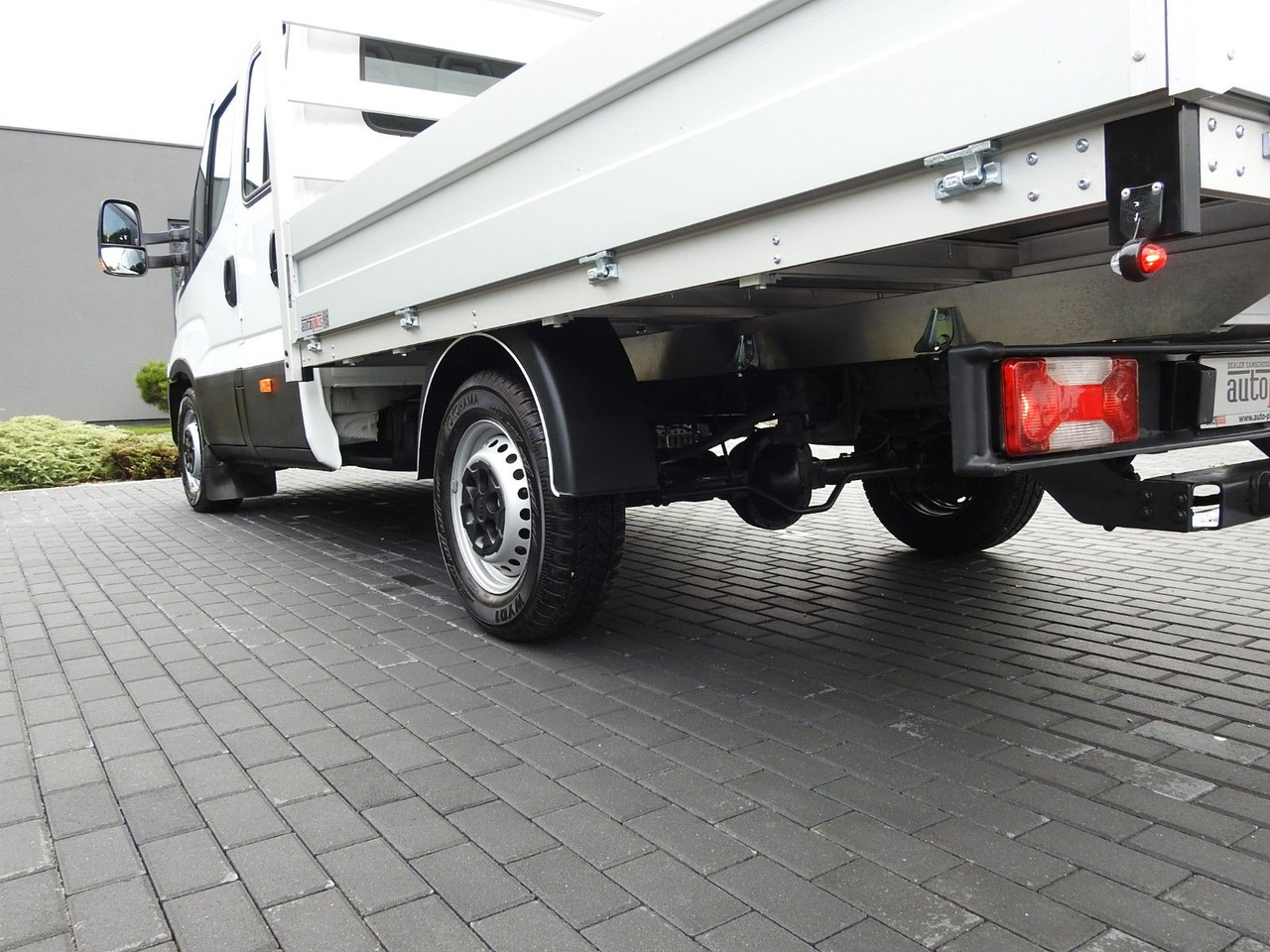 Automašīna ar kravas platformu, Kravas-pasažieru furgons Iveco DAILY 35S15 PRITSCHE DOPPELKABINE DOKA 7 SITZE: foto 15