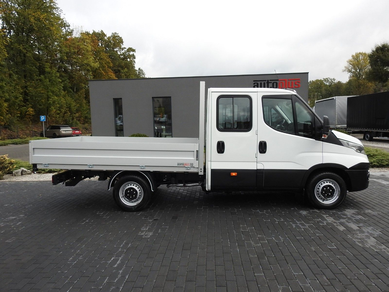 Automašīna ar kravas platformu, Kravas-pasažieru furgons Iveco DAILY 35S15 PRITSCHE DOPPELKABINE DOKA 7 SITZE: foto 7