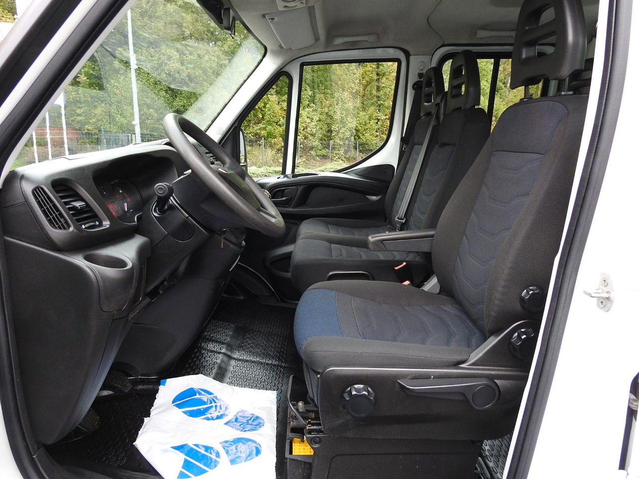 Automašīna ar kravas platformu, Kravas-pasažieru furgons Iveco DAILY 35S15 PRITSCHE DOPPELKABINE DOKA 7 SITZE: foto 22