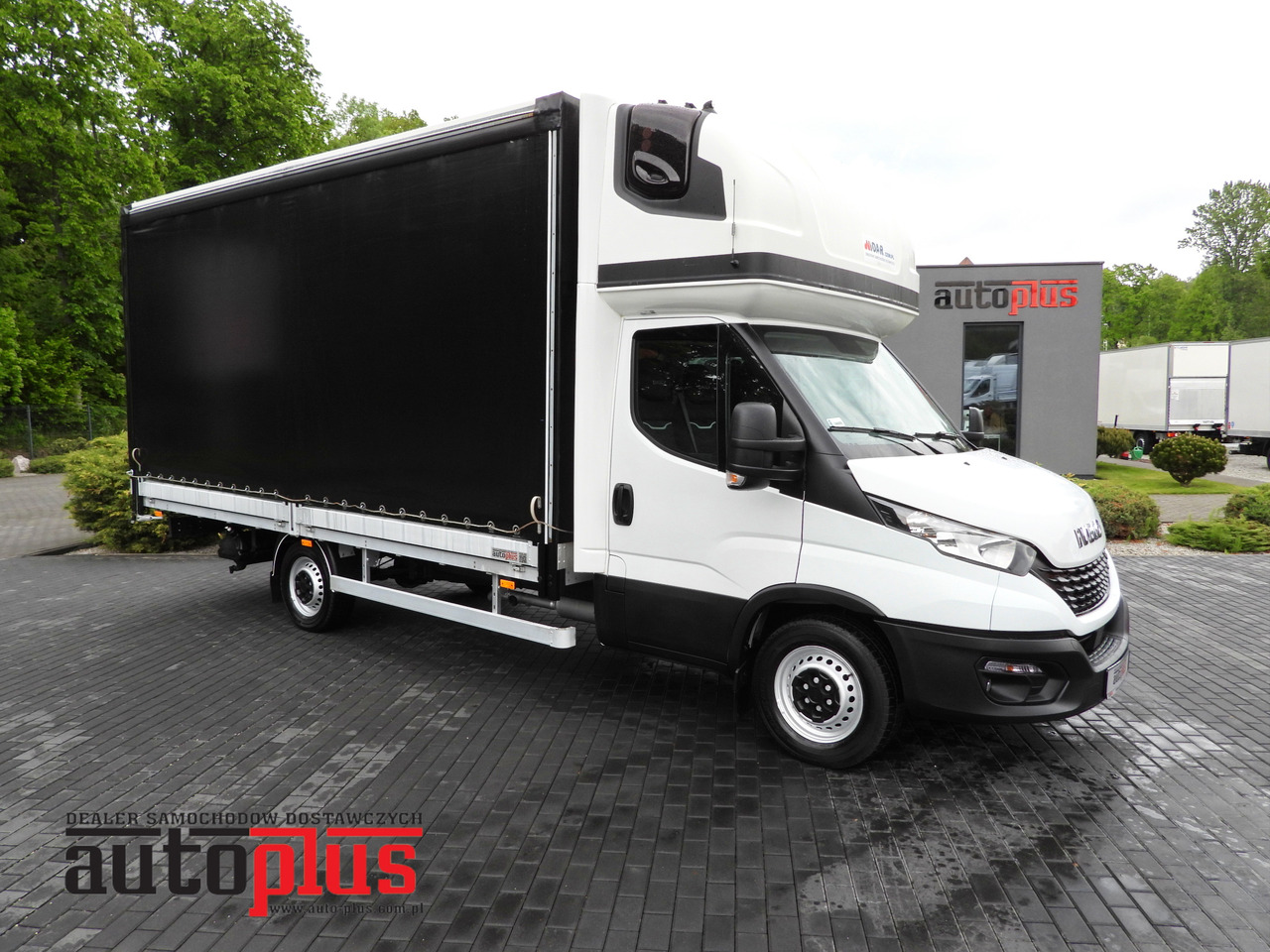 Iveco DAILY 35S18 PRITSCHE PLANE 10 PALETTEN WEBASTO - Furgons ar tentu: foto 1 Iveco DAILY 35S18 PRITSCHE PLANE 10 PALETTEN WEBASTO - Furgons ar tentu: foto 1