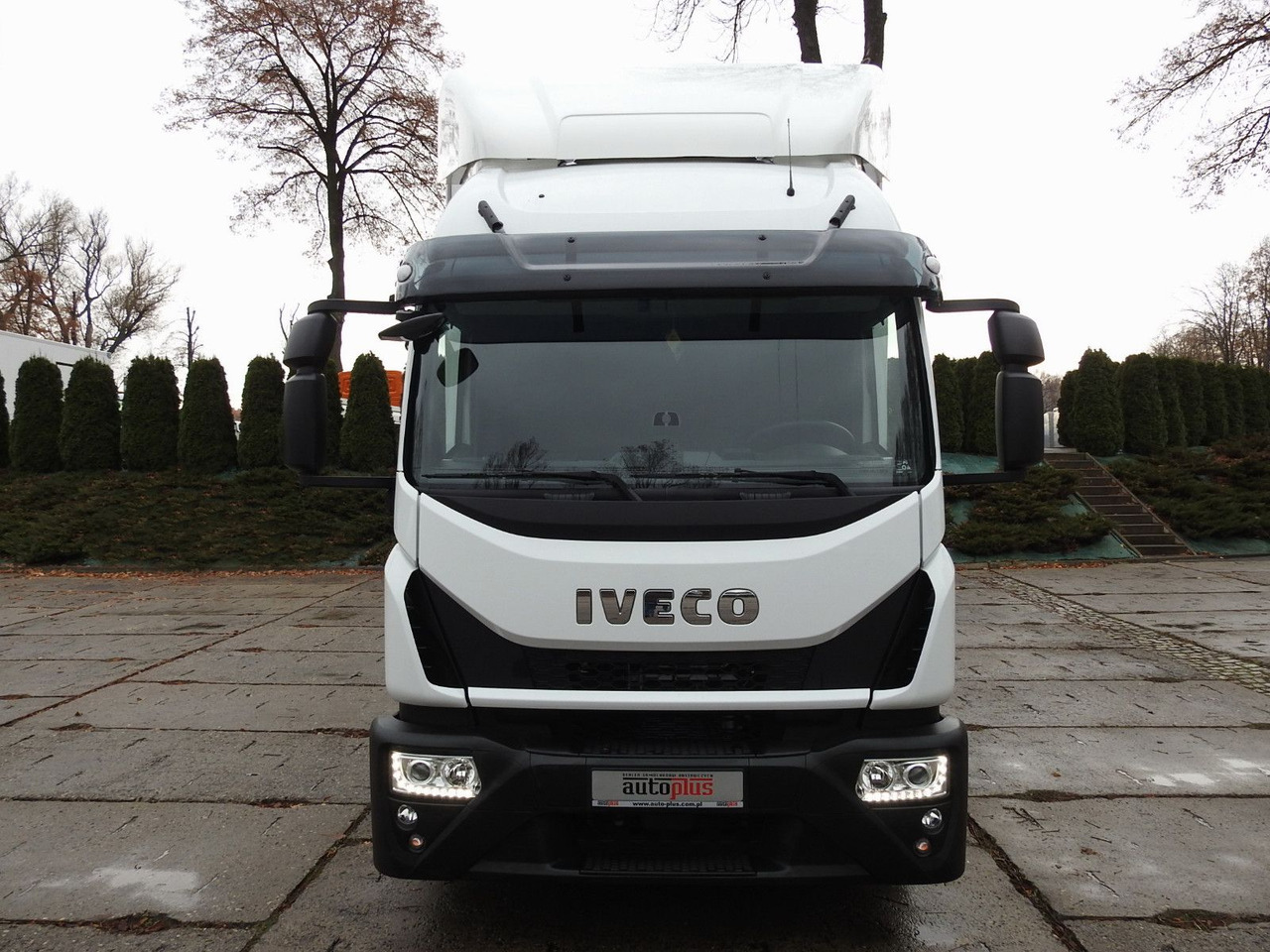 Iveco EUROCARGO 120-250 PRITSCHE PLANE 18 PALETTEN A/C - Kravas automašīna ar tentu: foto 5 Iveco EUROCARGO 120-250 PRITSCHE PLANE 18 PALETTEN A/C - Kravas automašīna ar tentu: foto 5