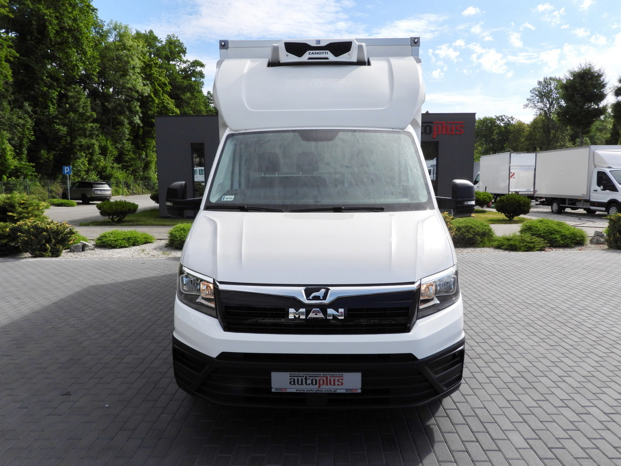 MAN TGE 3.140 REGRIGERATOR BOX -1*C 8 PALLETS HEATING FUNCTION CRUISE CONTROL PNEUMATICS AIR CONDITIONING 140HP - Komercauto refrižerators: foto 5 MAN TGE 3.140 REGRIGERATOR BOX -1*C 8 PALLETS HEATING FUNCTION CRUISE CONTROL PNEUMATICS AIR CONDITIONING 140HP - Komercauto refrižerators: foto 5