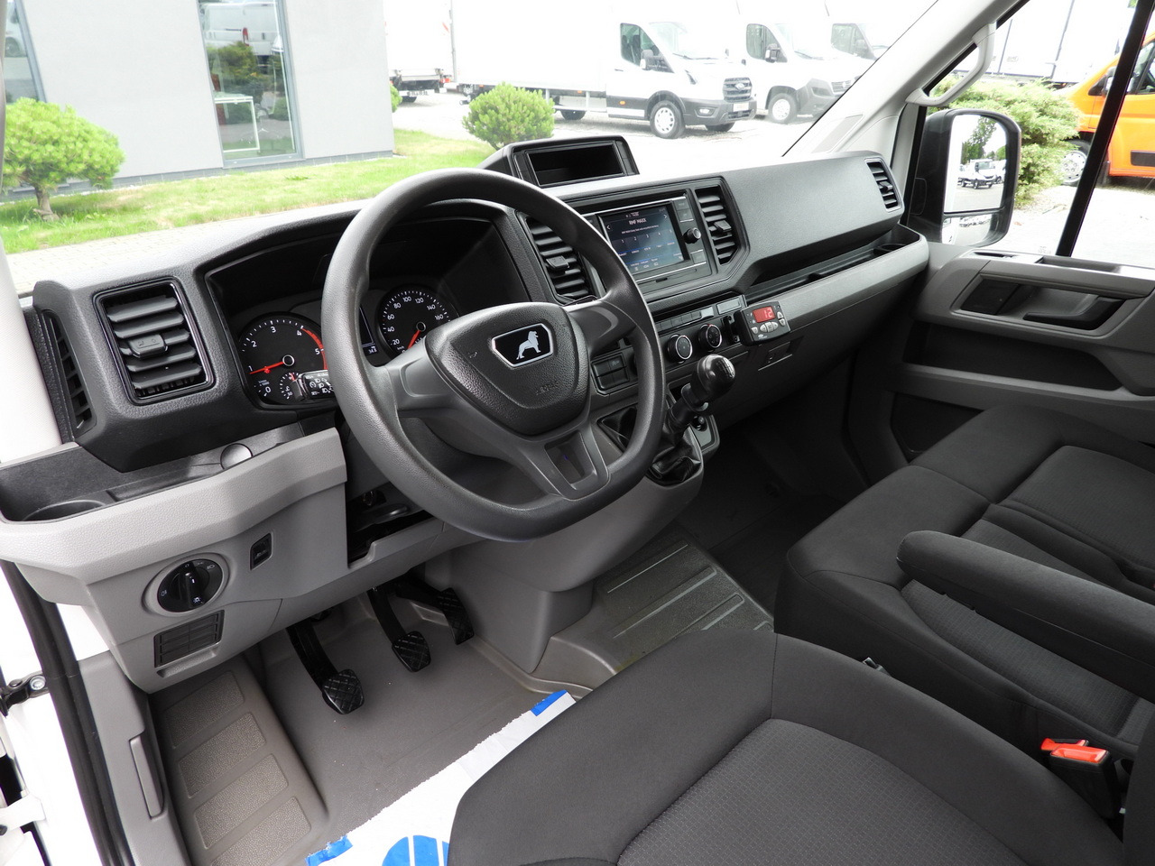 MAN TGE 3.180 REGRIGERATOR BOX 0*C CRUISE CONTROL TWIN WHEELS AIR CONDITIONING 180HP - Komercauto refrižerators: foto 2 MAN TGE 3.180 REGRIGERATOR BOX 0*C CRUISE CONTROL TWIN WHEELS AIR CONDITIONING 180HP - Komercauto refrižerators: foto 2