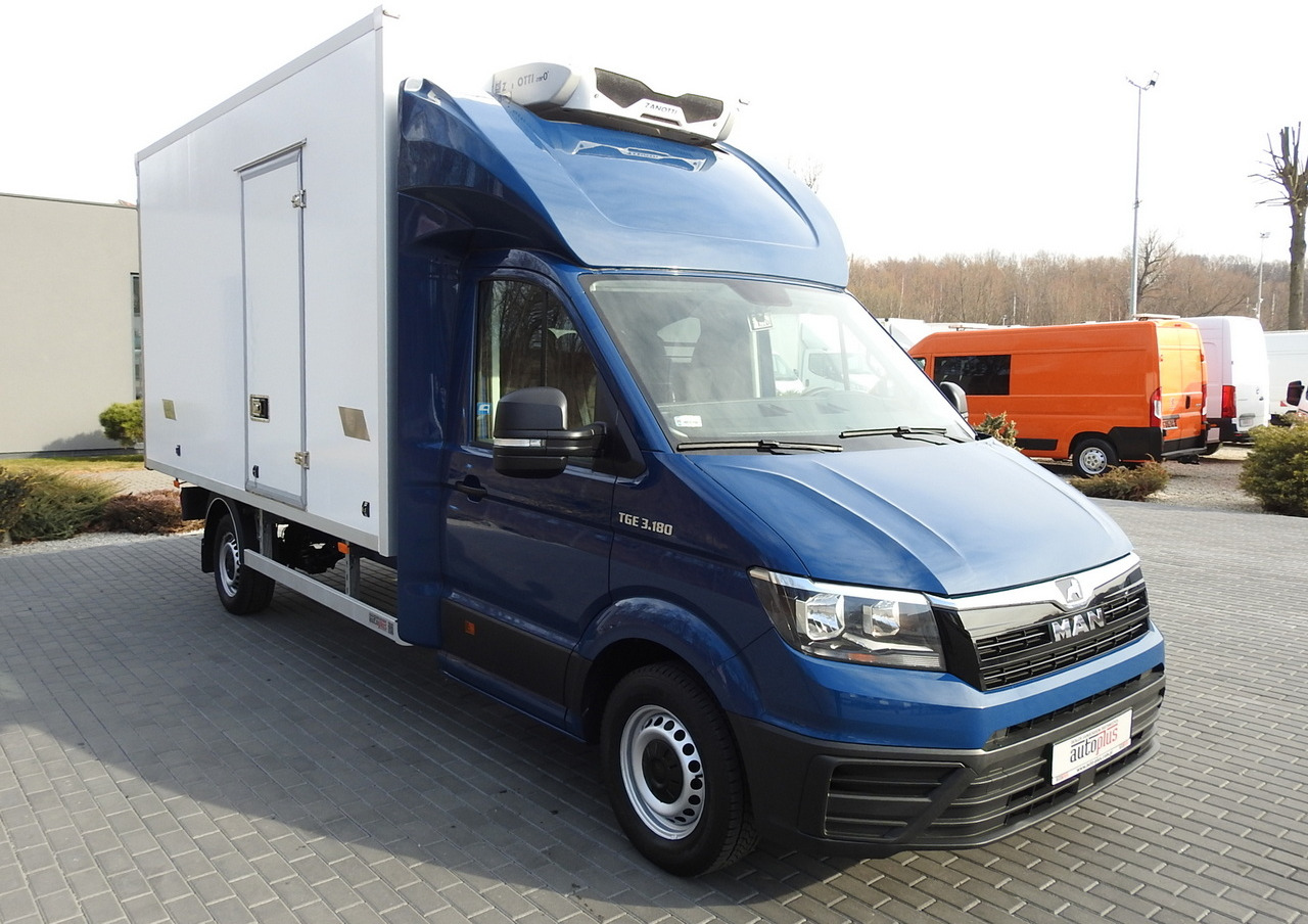 MAN TGE 3.180 REGRIGERATOR BOX -5*C 8 PALLETS HEATING FUNCTION CRUISE CONTROL PNEUMATICS AIR CONDITIONING 180HP - Komercauto refrižerators: foto 4 MAN TGE 3.180 REGRIGERATOR BOX -5*C 8 PALLETS HEATING FUNCTION CRUISE CONTROL PNEUMATICS AIR CONDITIONING 180HP - Komercauto refrižerators: foto 4
