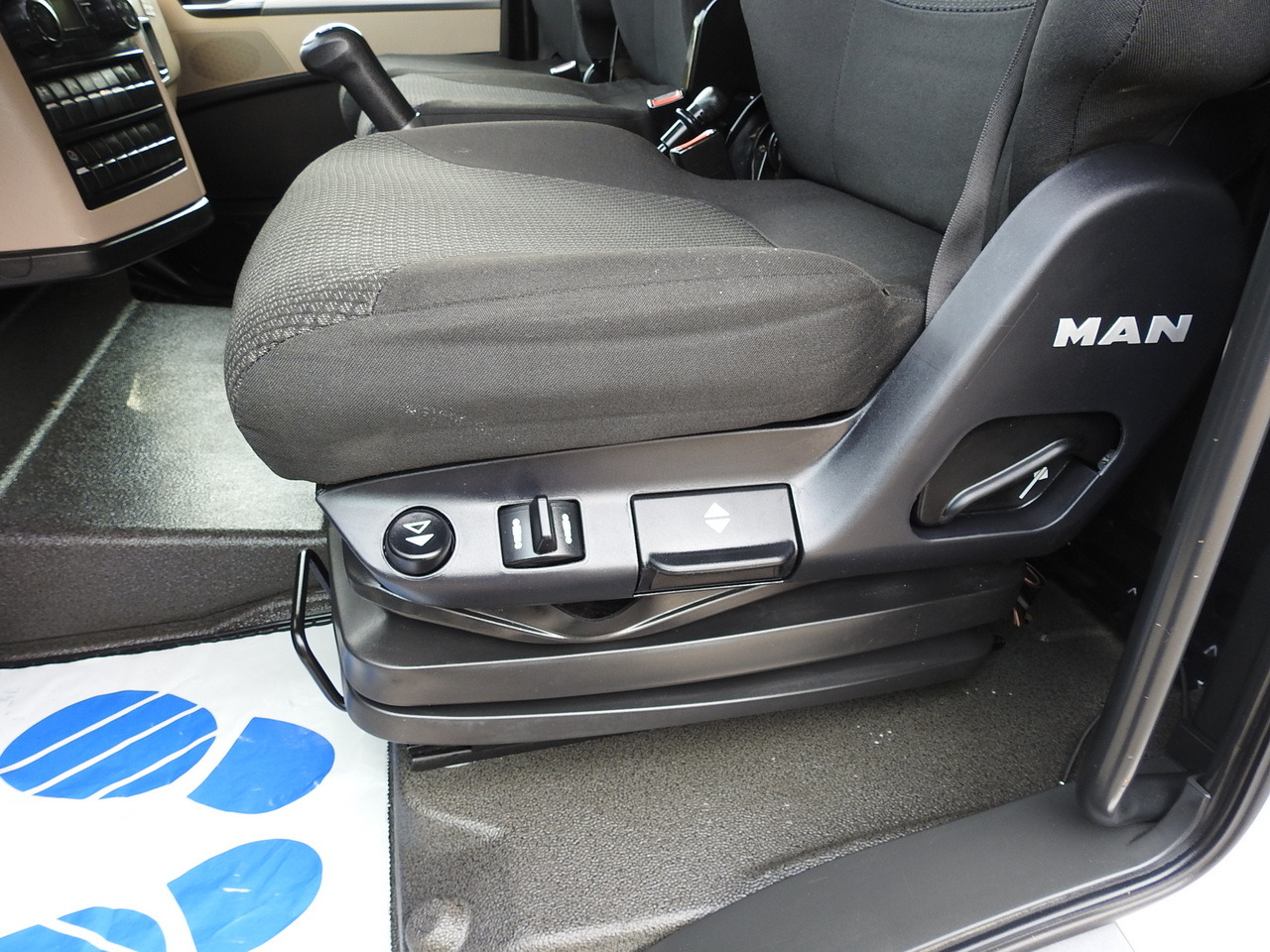 MAN TGL 8.18 BOX 16 PALLETS CRUISE CONTROL TWIN WHEELS 180HP līzingu MAN TGL 8.18 BOX 16 PALLETS CRUISE CONTROL TWIN WHEELS 180HP: foto 27 MAN TGL 8.18 BOX 16 PALLETS CRUISE CONTROL TWIN WHEELS 180HP līzingu MAN TGL 8.18 BOX 16 PALLETS CRUISE CONTROL TWIN WHEELS 180HP: foto 27