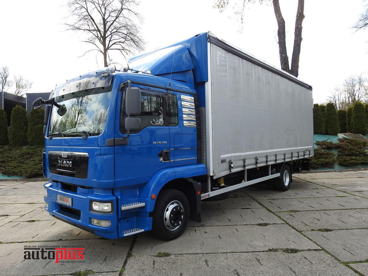 MAN TGM 15.290 TARPAULIN LIFT 18 PALLETS CRUISE CONTROL TWIN WHEELS AIR CONDITIONING 290HP - Furgons ar tentu: foto 1 MAN TGM 15.290 TARPAULIN LIFT 18 PALLETS CRUISE CONTROL TWIN WHEELS AIR CONDITIONING 290HP - Furgons ar tentu: foto 1
