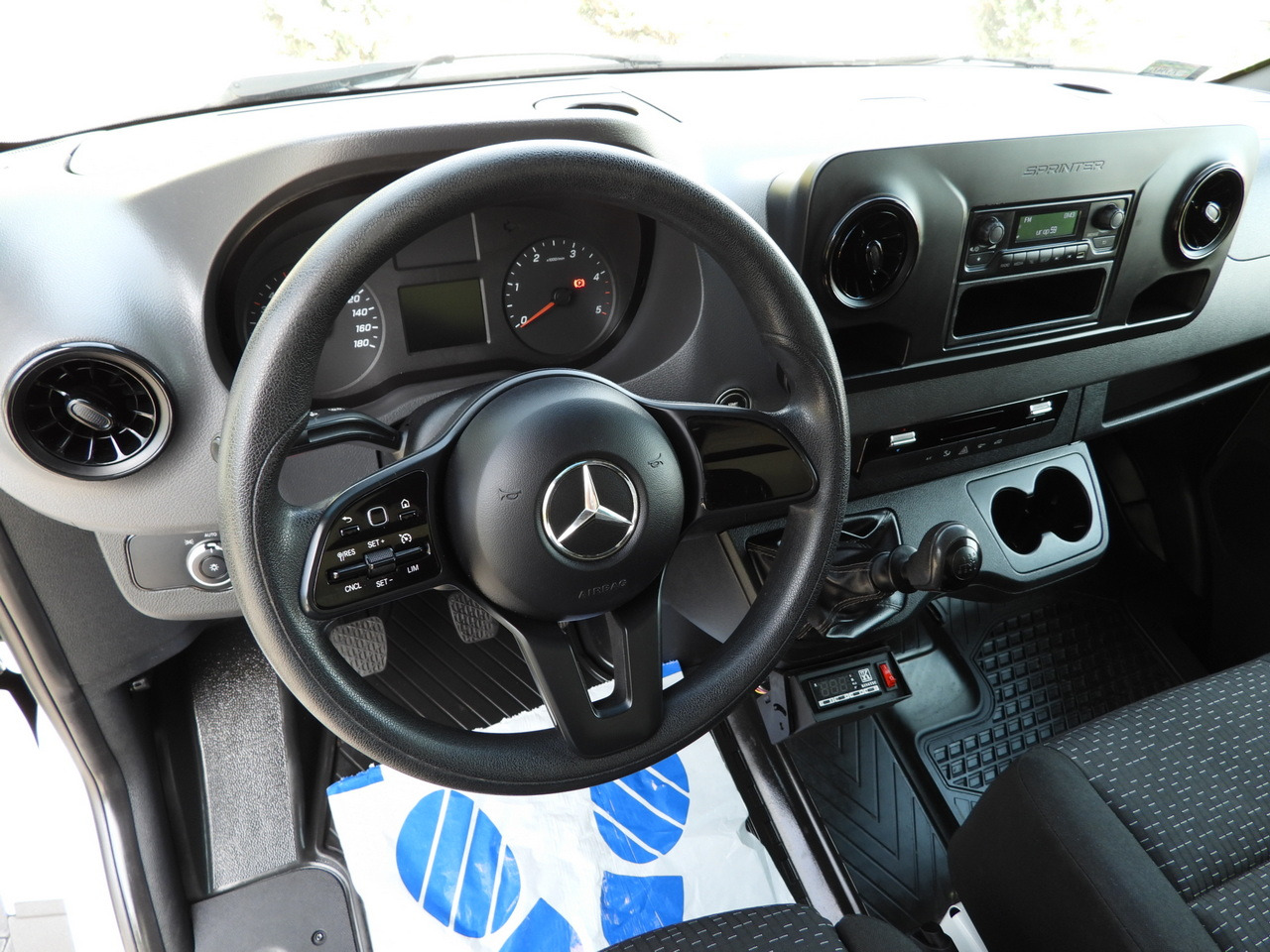 MERCEDES SPRINTER 316 REGRIGERATOR BOX 0*C LIFT 8 PALLETS CRUISE CONTROL PNEUMATICS AIR CONDITIONING 160HP - Komercauto refrižerators: foto 2 MERCEDES SPRINTER 316 REGRIGERATOR BOX 0*C LIFT 8 PALLETS CRUISE CONTROL PNEUMATICS AIR CONDITIONING 160HP - Komercauto refrižerators: foto 2