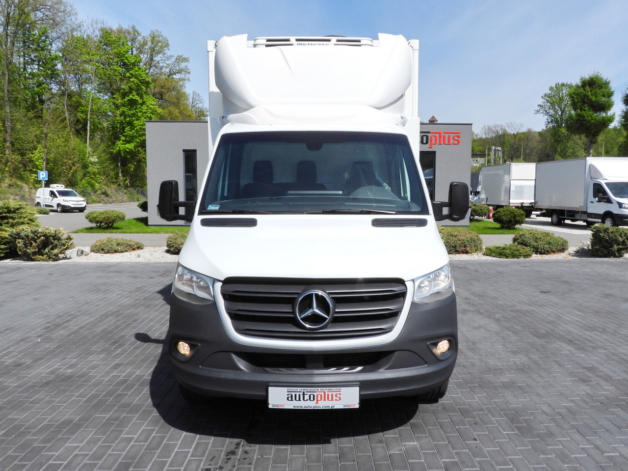 MERCEDES SPRINTER 316 REGRIGERATOR BOX 0*C LIFT 8 PALLETS CRUISE CONTROL PNEUMATICS AIR CONDITIONING 160HP - Komercauto refrižerators: foto 5 MERCEDES SPRINTER 316 REGRIGERATOR BOX 0*C LIFT 8 PALLETS CRUISE CONTROL PNEUMATICS AIR CONDITIONING 160HP - Komercauto refrižerators: foto 5