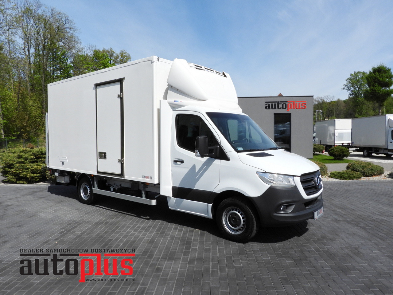 MERCEDES SPRINTER 316 REGRIGERATOR BOX 0*C LIFT 8 PALLETS CRUISE CONTROL PNEUMATICS AIR CONDITIONING 160HP - Komercauto refrižerators: foto 1 MERCEDES SPRINTER 316 REGRIGERATOR BOX 0*C LIFT 8 PALLETS CRUISE CONTROL PNEUMATICS AIR CONDITIONING 160HP - Komercauto refrižerators: foto 1