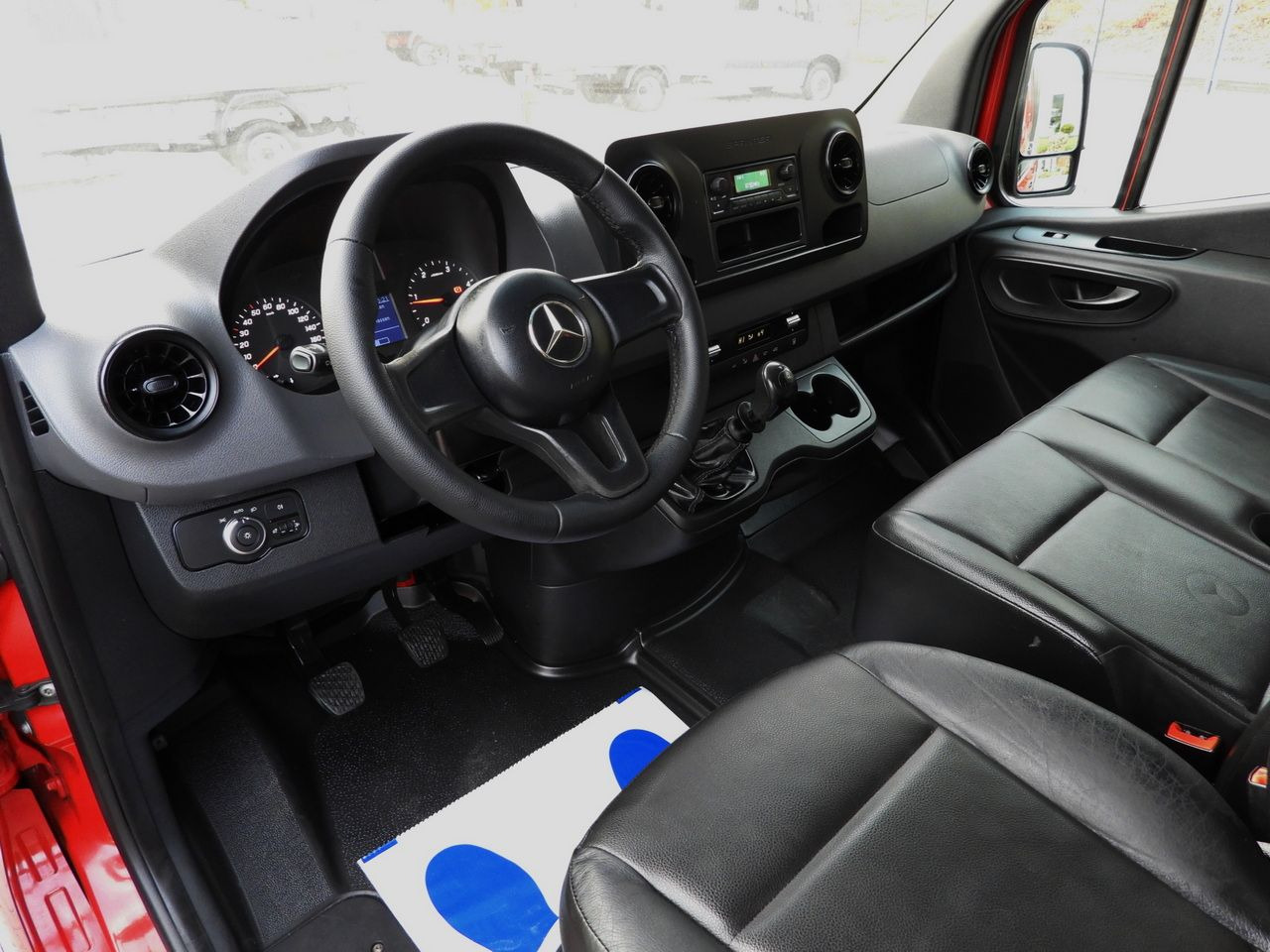 MERCEDES SPRINTER 316 STAKE BODY DOUBLE CABIN DOKA 7 SEATS AIR CONDITIONING 160HP - Kravas-pasažieru furgons: foto 2 MERCEDES SPRINTER 316 STAKE BODY DOUBLE CABIN DOKA 7 SEATS AIR CONDITIONING 160HP - Kravas-pasažieru furgons: foto 2