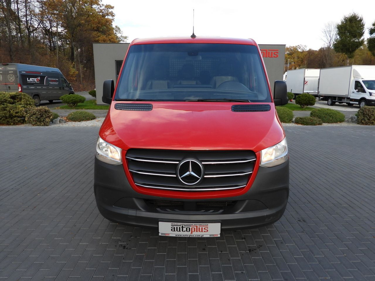 MERCEDES SPRINTER 316 STAKE BODY DOUBLE CABIN DOKA 7 SEATS AIR CONDITIONING 160HP - Kravas-pasažieru furgons: foto 5 MERCEDES SPRINTER 316 STAKE BODY DOUBLE CABIN DOKA 7 SEATS AIR CONDITIONING 160HP - Kravas-pasažieru furgons: foto 5