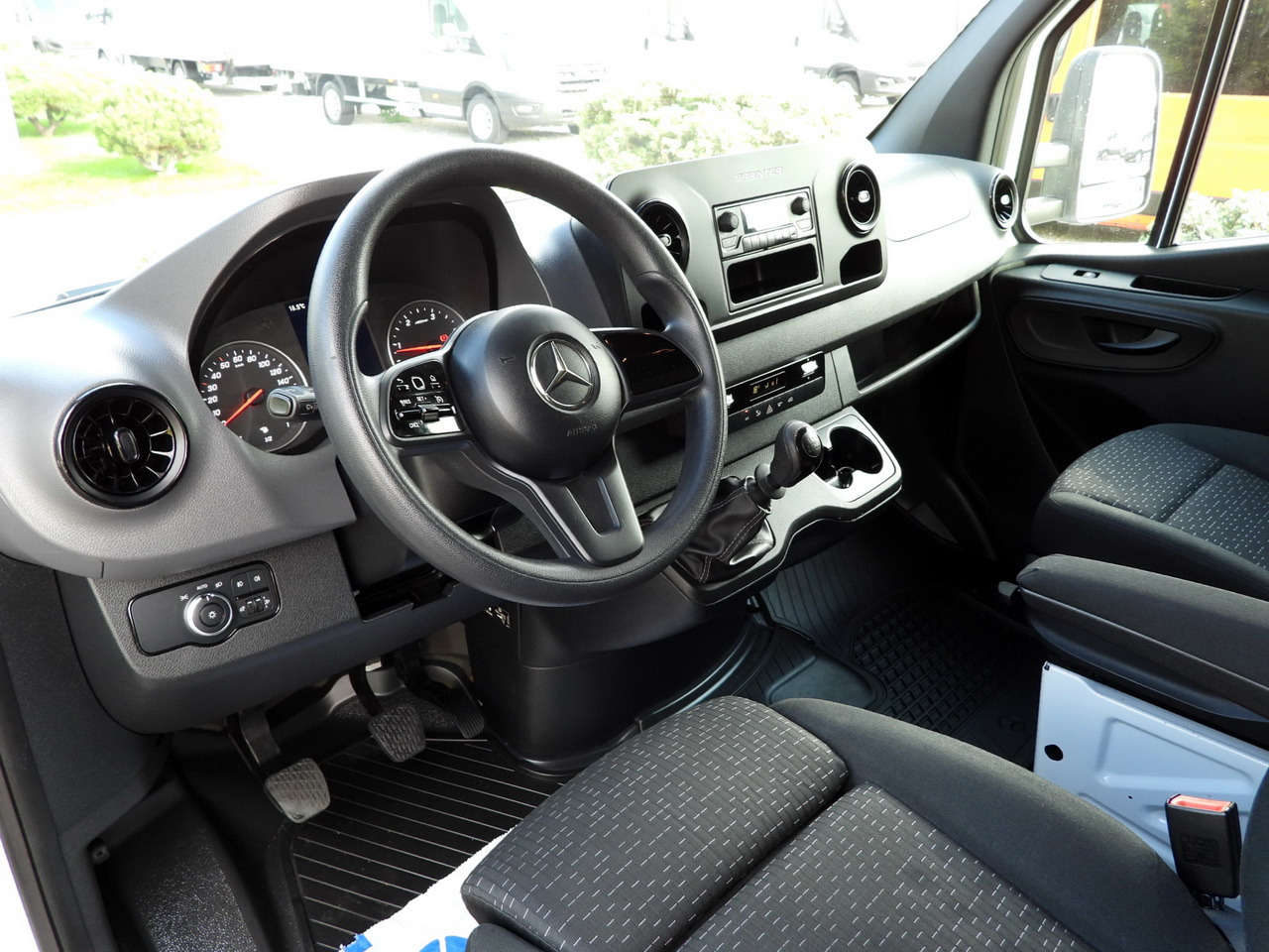 MERCEDES SPRINTER 316 TARPAULIN 8 PALLETS WEBASTO CRUISE CONTROL AIR CONDITIONING 160HP - Furgons ar tentu: foto 2 MERCEDES SPRINTER 316 TARPAULIN 8 PALLETS WEBASTO CRUISE CONTROL AIR CONDITIONING 160HP - Furgons ar tentu: foto 2