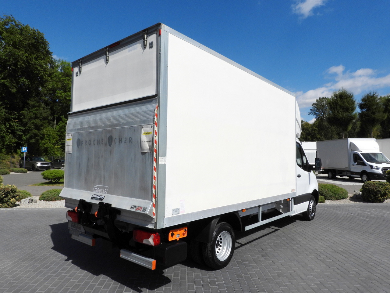 MERCEDES SPRINTER 514 BOX LIFT 8 PALLETS CRUISE CONTROL TWIN WHEELS AIR CONDITIONING 140HP - Furgons ar slēgtā virsbūve: foto 3 MERCEDES SPRINTER 514 BOX LIFT 8 PALLETS CRUISE CONTROL TWIN WHEELS AIR CONDITIONING 140HP - Furgons ar slēgtā virsbūve: foto 3