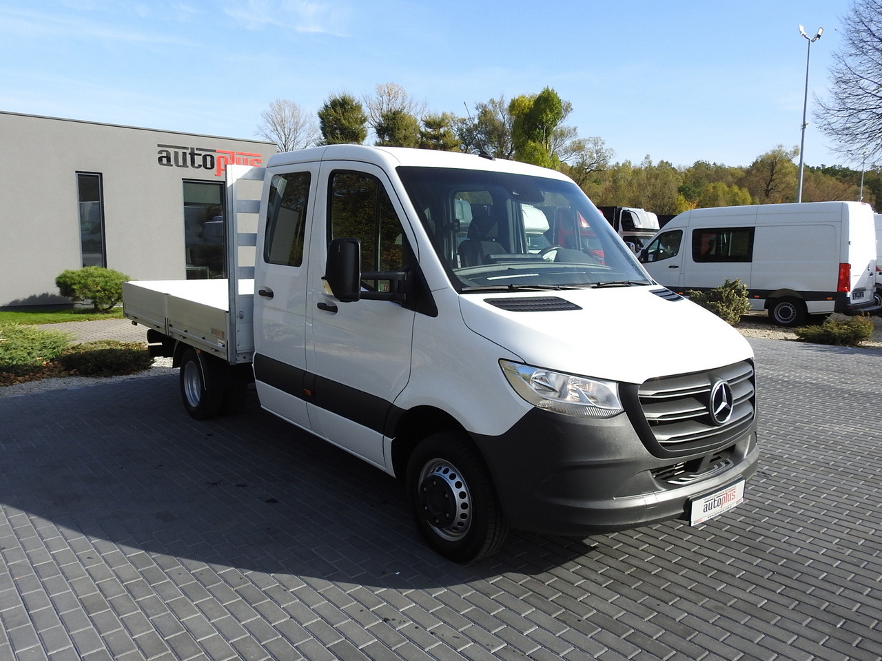 MERCEDES SPRINTER 516 STAKE BODY DOUBLE CABIN DOKA 6 SEATS CRUISE CONTROL AIR CONDITIONING TWIN WHEELS 160HP - Kravas-pasažieru furgons: foto 4 MERCEDES SPRINTER 516 STAKE BODY DOUBLE CABIN DOKA 6 SEATS CRUISE CONTROL AIR CONDITIONING TWIN WHEELS 160HP - Kravas-pasažieru furgons: foto 4