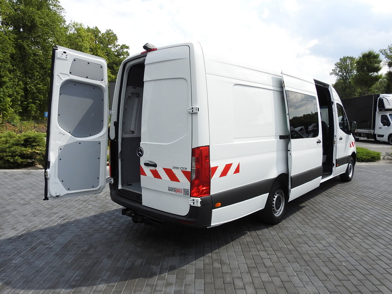 MERCEDES SPRINTER BOX DELIVERY VAN 5 SEATS CRUISE CONTROL NAVIGATION AIR CONDITIONING AUTOMATIC TRANSMISSION 160HP - Kravas mikroautobuss: foto 3 MERCEDES SPRINTER BOX DELIVERY VAN 5 SEATS CRUISE CONTROL NAVIGATION AIR CONDITIONING AUTOMATIC TRANSMISSION 160HP - Kravas mikroautobuss: foto 3