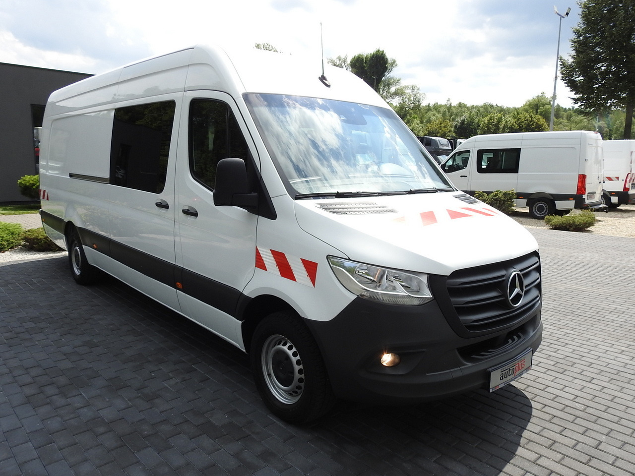 MERCEDES SPRINTER BOX DELIVERY VAN 5 SEATS CRUISE CONTROL NAVIGATION AIR CONDITIONING AUTOMATIC TRANSMISSION 160HP - Kravas mikroautobuss: foto 4 MERCEDES SPRINTER BOX DELIVERY VAN 5 SEATS CRUISE CONTROL NAVIGATION AIR CONDITIONING AUTOMATIC TRANSMISSION 160HP - Kravas mikroautobuss: foto 4