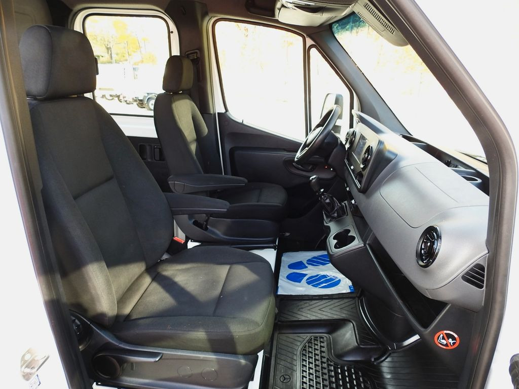 Automašīna ar kravas platformu, Kravas-pasažieru furgons Mercedes-Benz SPRINTER 516 PRITSCHE DOPPELKABINE DOKA 6 SITZE: foto 25