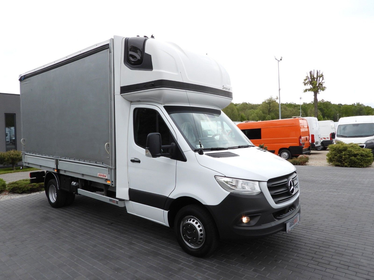 Mercedes-Benz SPRINTER 519 PRITSCHE PLANE 8 PALETTEN WEBASTO - Furgons ar tentu: foto 4 Mercedes-Benz SPRINTER 519 PRITSCHE PLANE 8 PALETTEN WEBASTO - Furgons ar tentu: foto 4