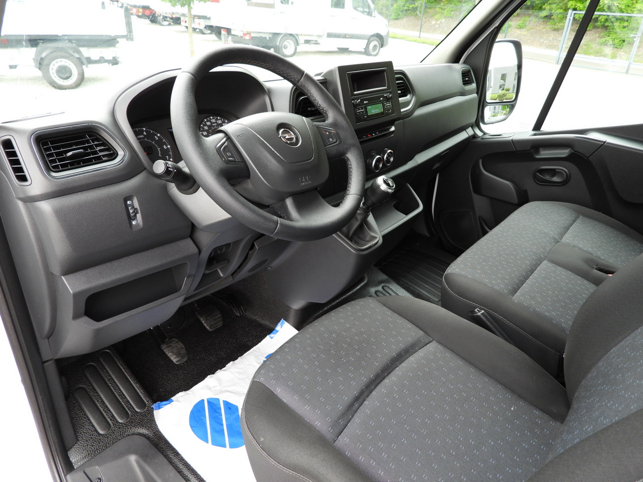 OPEL MOVANO BOX DELIVERY VAN 7 SEATS CRUISE CONTROL LED LIGHTS AIR CONDITIONING 135HP - Kravas mikroautobuss: foto 2 OPEL MOVANO BOX DELIVERY VAN 7 SEATS CRUISE CONTROL LED LIGHTS AIR CONDITIONING 135HP - Kravas mikroautobuss: foto 2