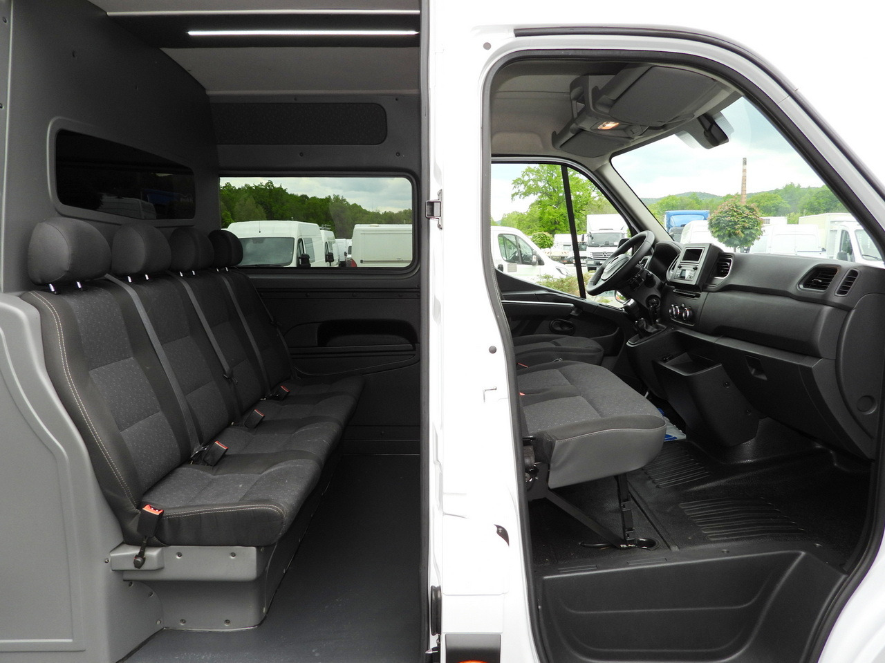 OPEL MOVANO  BOX DELIVERY VAN 7 SEATS CRUISE CONTROL LED LIGHTS AIR CONDITIONING  135HP līzingu OPEL MOVANO  BOX DELIVERY VAN 7 SEATS CRUISE CONTROL LED LIGHTS AIR CONDITIONING  135HP: foto 36