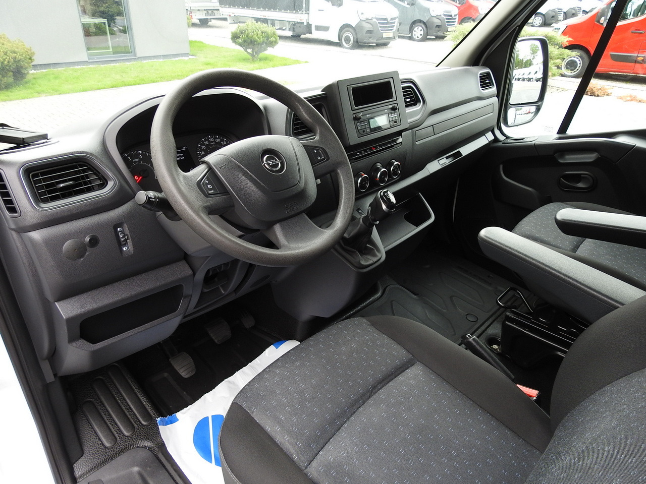 OPEL MOVANO - Komercauto pašizgāzējs: foto 2 OPEL MOVANO - Komercauto pašizgāzējs: foto 2