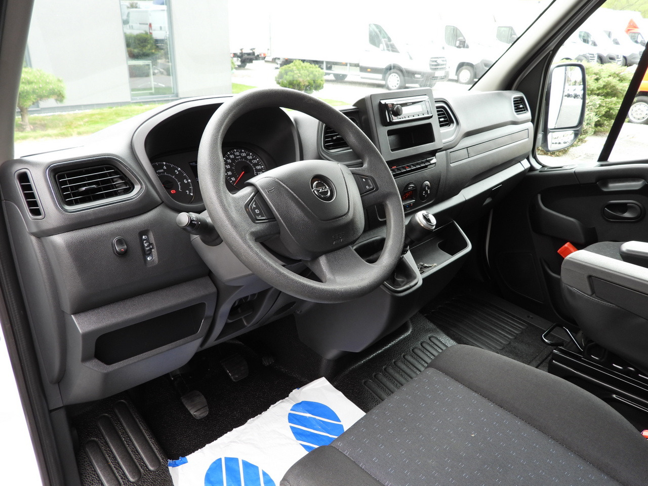 OPEL MOVANO TARPAULIN 10 PALLETS WEBASTO CRUISE CONTROL LED LIGHTS PNEUMATICS AIR CONDITIONING 165HP - Furgons ar tentu: foto 2 OPEL MOVANO TARPAULIN 10 PALLETS WEBASTO CRUISE CONTROL LED LIGHTS PNEUMATICS AIR CONDITIONING 165HP - Furgons ar tentu: foto 2