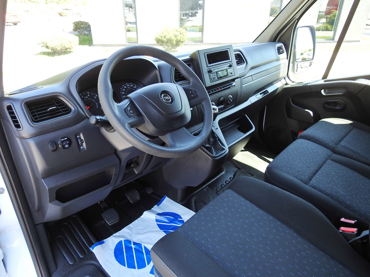 OPEL MOVANO TARPAULIN LIFT 9 PALLETS WEBASTO CRUISE CONTROL LED LIGHTS PNEUMATICS AIR CONDITIONING 160HP - Furgons ar tentu: foto 2 OPEL MOVANO TARPAULIN LIFT 9 PALLETS WEBASTO CRUISE CONTROL LED LIGHTS PNEUMATICS AIR CONDITIONING 160HP - Furgons ar tentu: foto 2