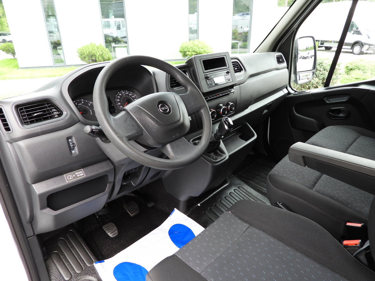 OPEL MOVANO TIPPER DOUBLE CABIN DOKA 7 SEATS LED LIGHTS TWIN WHEELS AIR CONDITIONING 145HP - Komercauto pašizgāzējs: foto 2 OPEL MOVANO TIPPER DOUBLE CABIN DOKA 7 SEATS LED LIGHTS TWIN WHEELS AIR CONDITIONING 145HP - Komercauto pašizgāzējs: foto 2