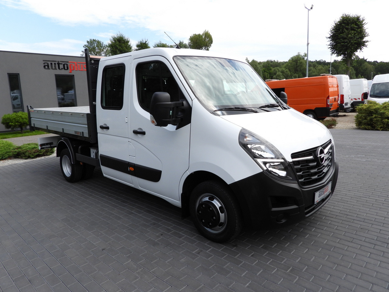 OPEL MOVANO TIPPER DOUBLE CABIN DOKA 7 SEATS LED LIGHTS TWIN WHEELS AIR CONDITIONING 145HP - Komercauto pašizgāzējs: foto 4 OPEL MOVANO TIPPER DOUBLE CABIN DOKA 7 SEATS LED LIGHTS TWIN WHEELS AIR CONDITIONING 145HP - Komercauto pašizgāzējs: foto 4