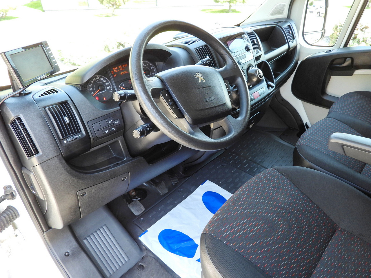 PEUGEOT BOXER BOX LIFT 8 PALLETS CRUISE CONTROL AIR CONDITIONING  130HP - Komercauto refrižerators: foto 2 PEUGEOT BOXER BOX LIFT 8 PALLETS CRUISE CONTROL AIR CONDITIONING  130HP - Komercauto refrižerators: foto 2