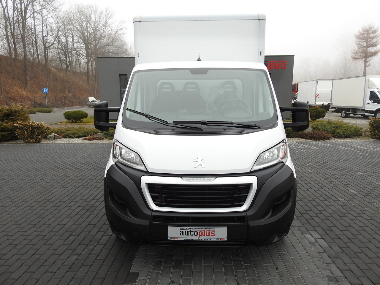 PEUGEOT BOXER BOX LIFT 8 PALLETS CRUISE CONTROL AIR CONDITIONING 140HP - Furgons ar slēgtā virsbūve: foto 5 PEUGEOT BOXER BOX LIFT 8 PALLETS CRUISE CONTROL AIR CONDITIONING 140HP - Furgons ar slēgtā virsbūve: foto 5