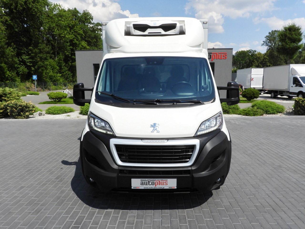 PEUGEOT BOXER REGRIGERATOR BOX 0*C 8 PALLETS CRUISE CONTROL LED LIGHTS AIR CONDITIONING 165HP - Komercauto refrižerators: foto 5 PEUGEOT BOXER REGRIGERATOR BOX 0*C 8 PALLETS CRUISE CONTROL LED LIGHTS AIR CONDITIONING 165HP - Komercauto refrižerators: foto 5