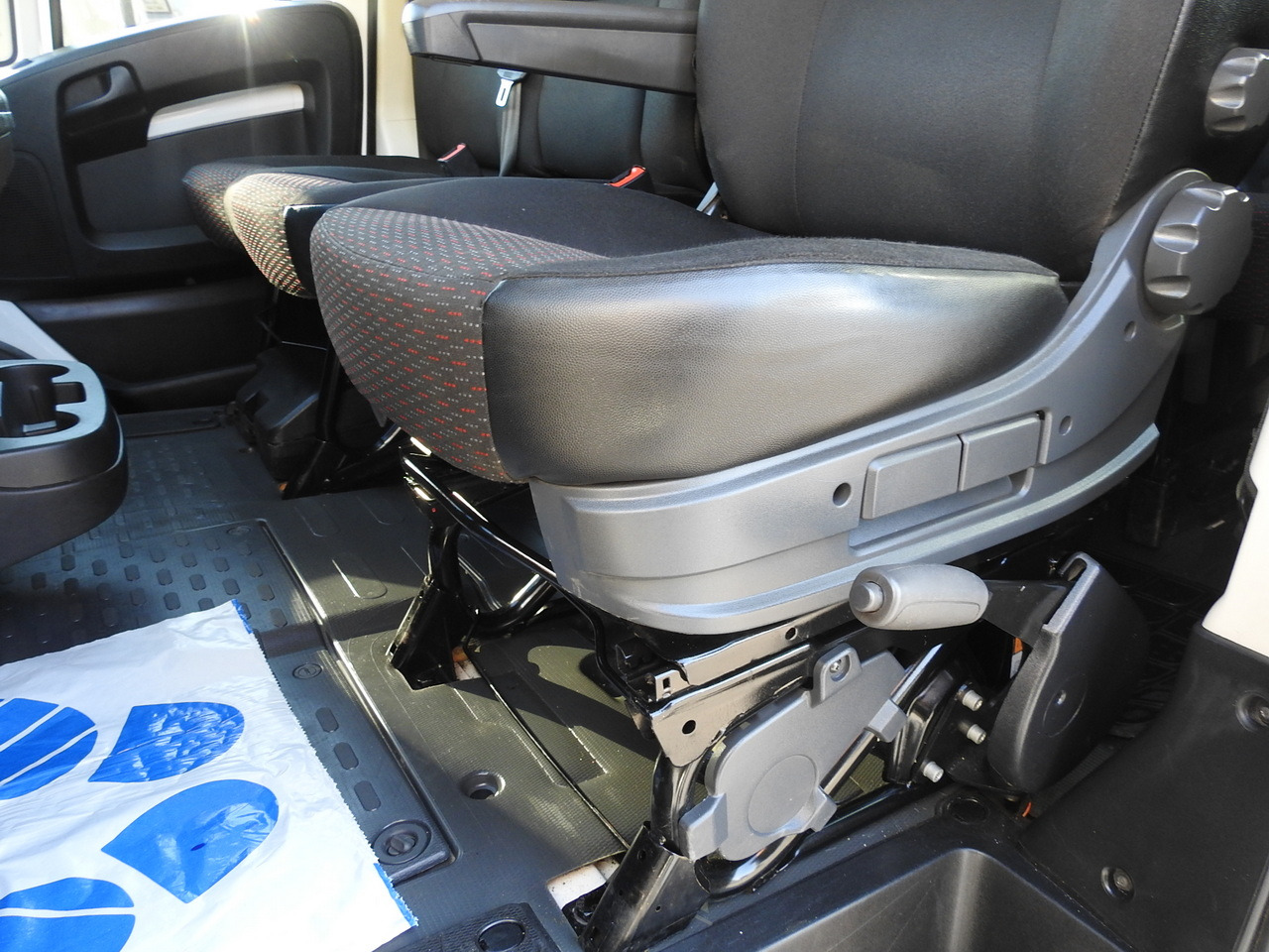 Kravas-pasažieru furgons PEUGEOT BOXER STAKE BODY DOUBLE CABIN DOKA 7 SEATS AIR CONDITIONING  140HP: foto 29