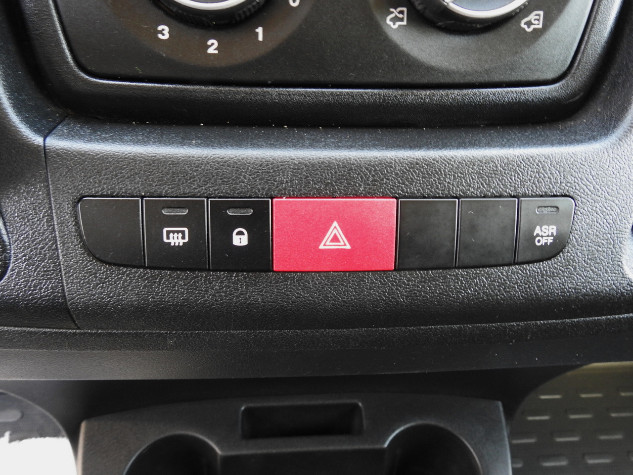 Kravas-pasažieru furgons PEUGEOT BOXER STAKE BODY DOUBLE CABIN DOKA 7 SEATS AIR CONDITIONING  140HP: foto 37