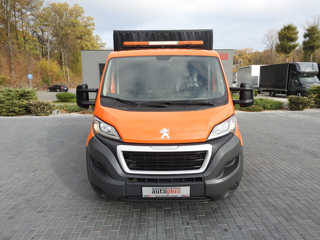 PEUGEOT BOXER STAKE BODY TARPAULIN DOUBLE CABIN DOKA 7 SEATS AIR CONDITIONING PNEUMATICS 140HP - Automašīna ar kravas platformu: foto 5 PEUGEOT BOXER STAKE BODY TARPAULIN DOUBLE CABIN DOKA 7 SEATS AIR CONDITIONING PNEUMATICS 140HP - Automašīna ar kravas platformu: foto 5