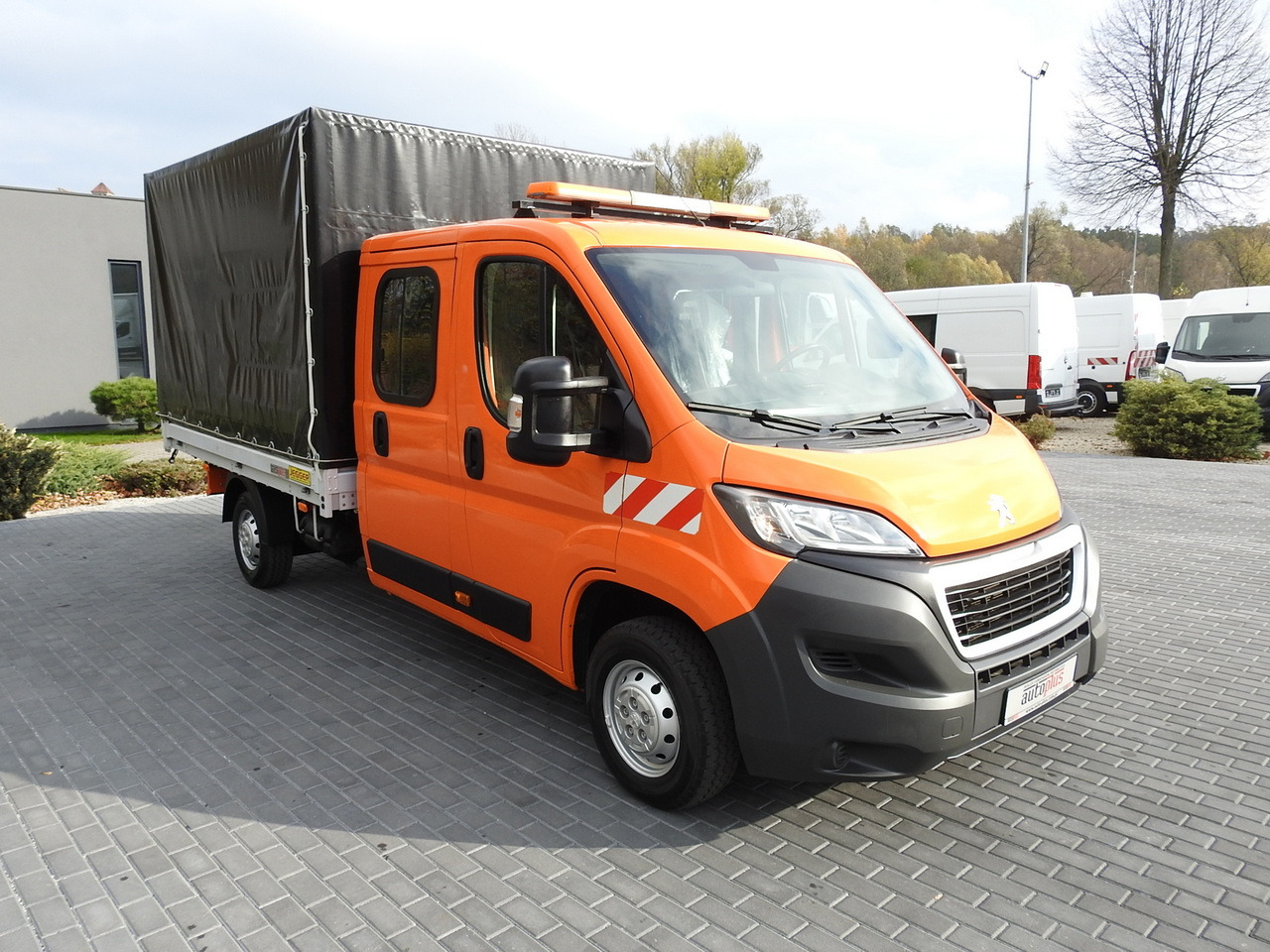 PEUGEOT BOXER STAKE BODY TARPAULIN DOUBLE CABIN DOKA 7 SEATS AIR CONDITIONING PNEUMATICS  140HP - Kravas-pasažieru furgons: foto 4 PEUGEOT BOXER STAKE BODY TARPAULIN DOUBLE CABIN DOKA 7 SEATS AIR CONDITIONING PNEUMATICS  140HP - Kravas-pasažieru furgons: foto 4
